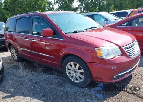 2011 Chrysler Town & Country Touring-L z USA, uszkodzony, nr VIN 2A4RR8DGXBR635474